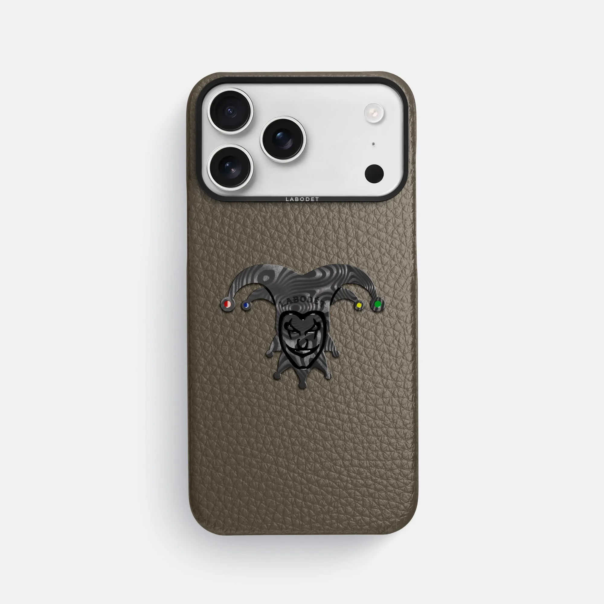 Strong Grip Scratch Resistant Classic Case With Carbon Joker For iPhone 17 Pro Max In Calf