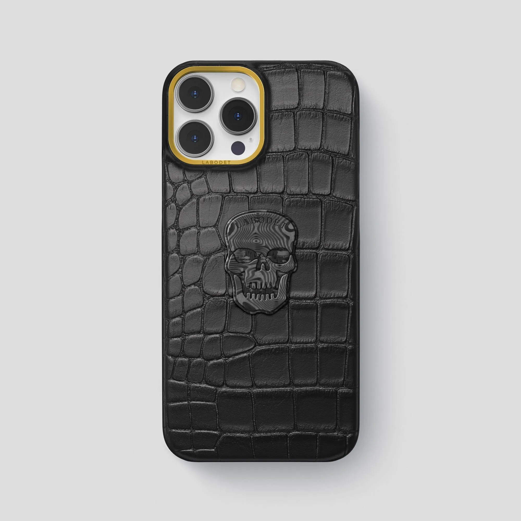 Camera Protection Classic Case With Carbon Skull For iPhone 14 Pro Max In Alligator