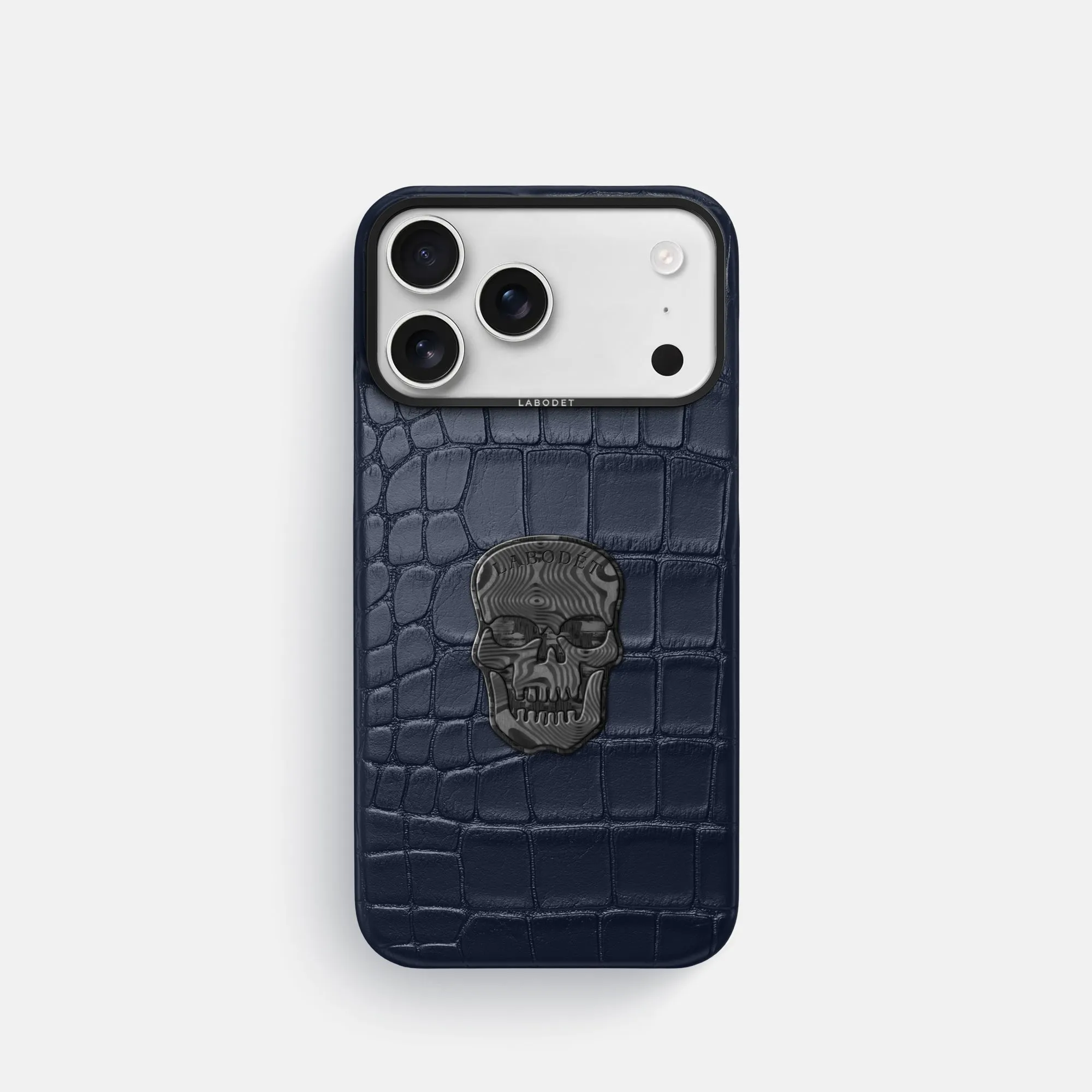 Slim Edge Classic Case With Carbon Skull For iPhone 17 Pro In Alligator