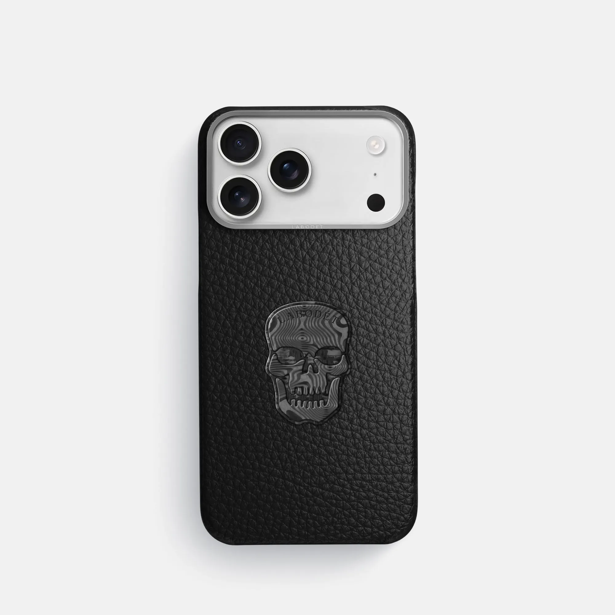 Hard Shell Slim Protection Classic Case With Carbon Skull For iPhone 17 Pro In Calf