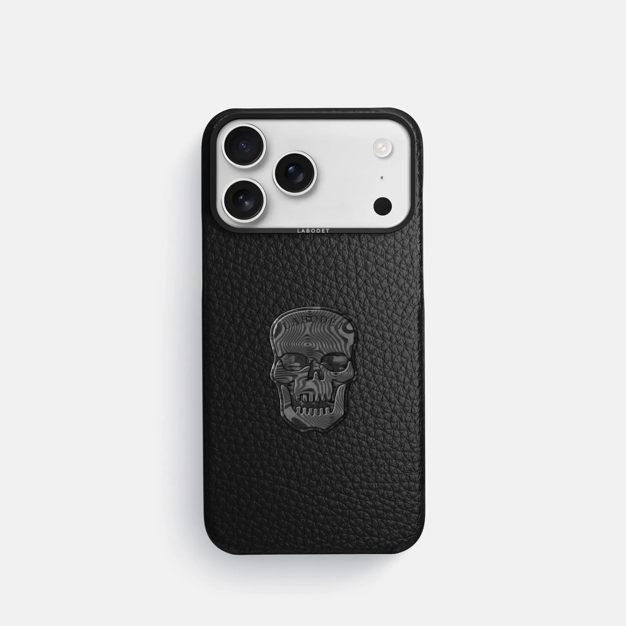 Stylish grip Light Edge Classic Case With Carbon Skull For iPhone 17 Pro In Calf