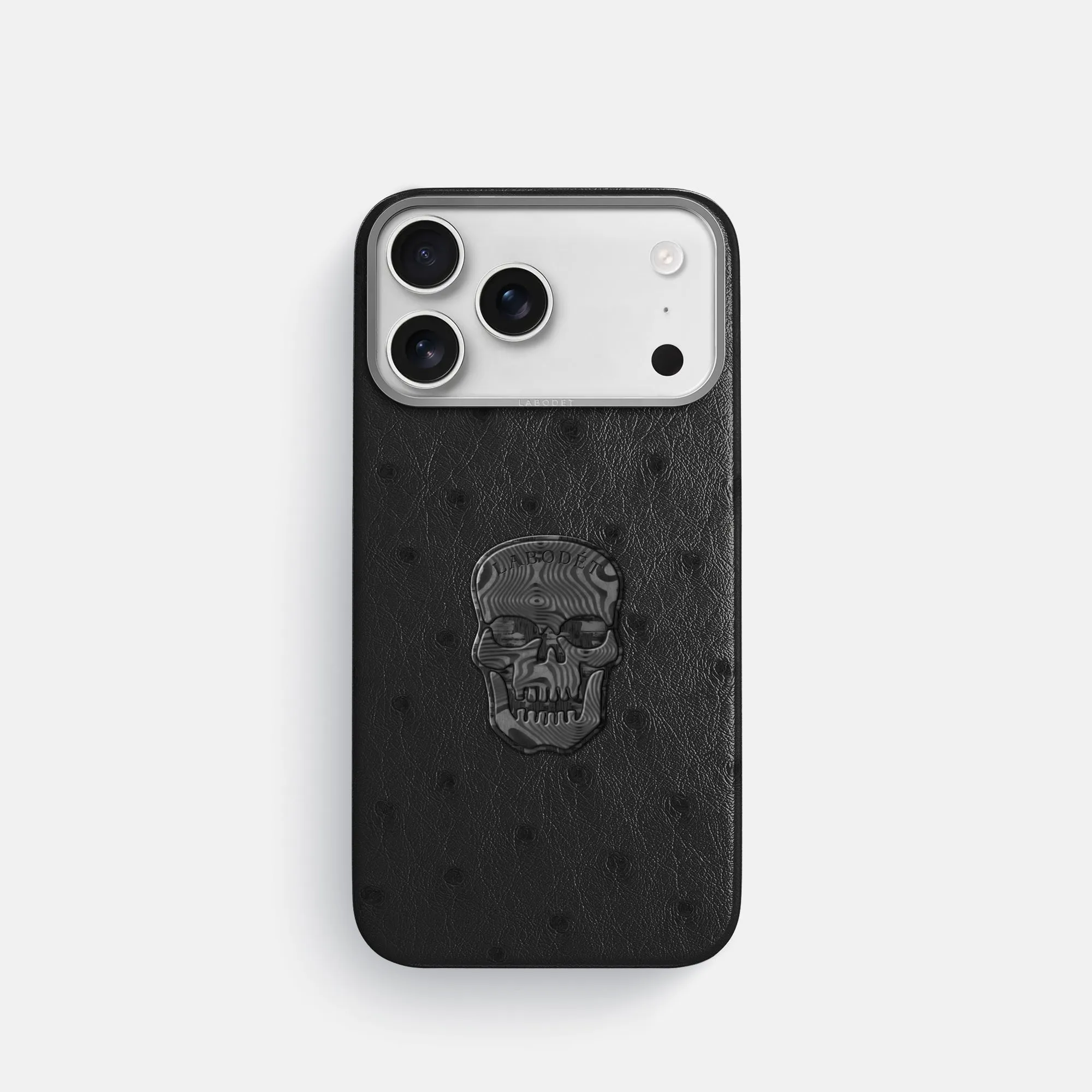 Sleek Detail Classic Case With Carbon Skull For iPhone 17 Pro In Ostrich
