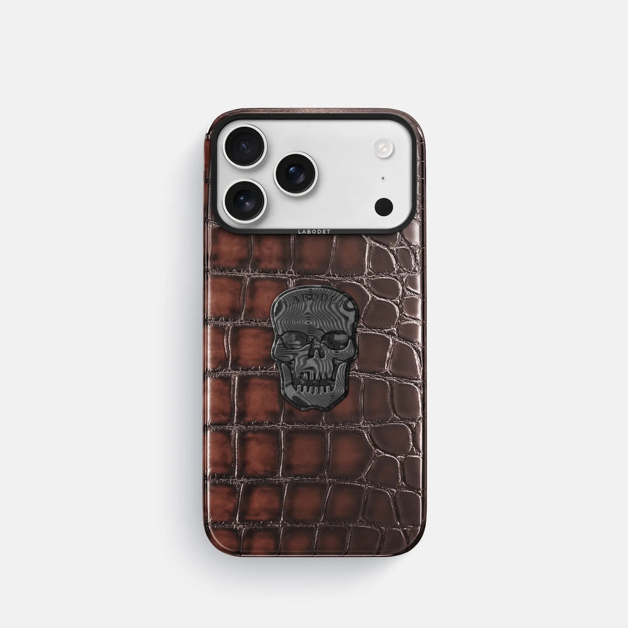 Water Resistant Protective barrier Classic Case With Carbon Skull For iPhone 17 Pro In Patina Alligator