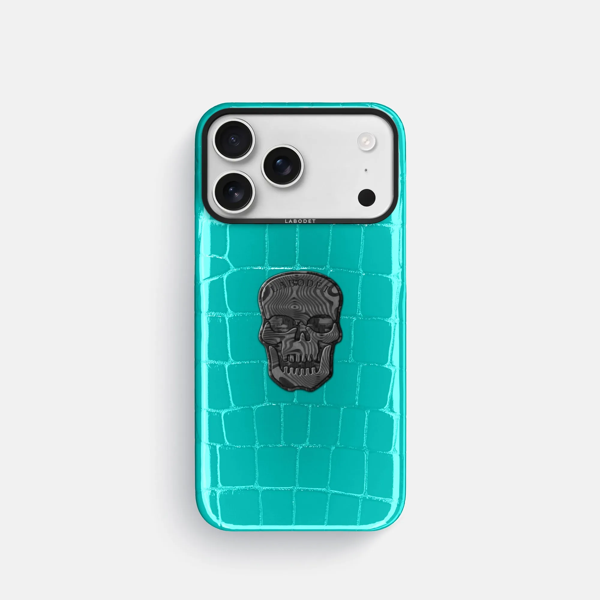 Protective Texture Layer Sleek Texture Classic Case With Carbon Skull For iPhone 17 Pro In Shiny Alligator