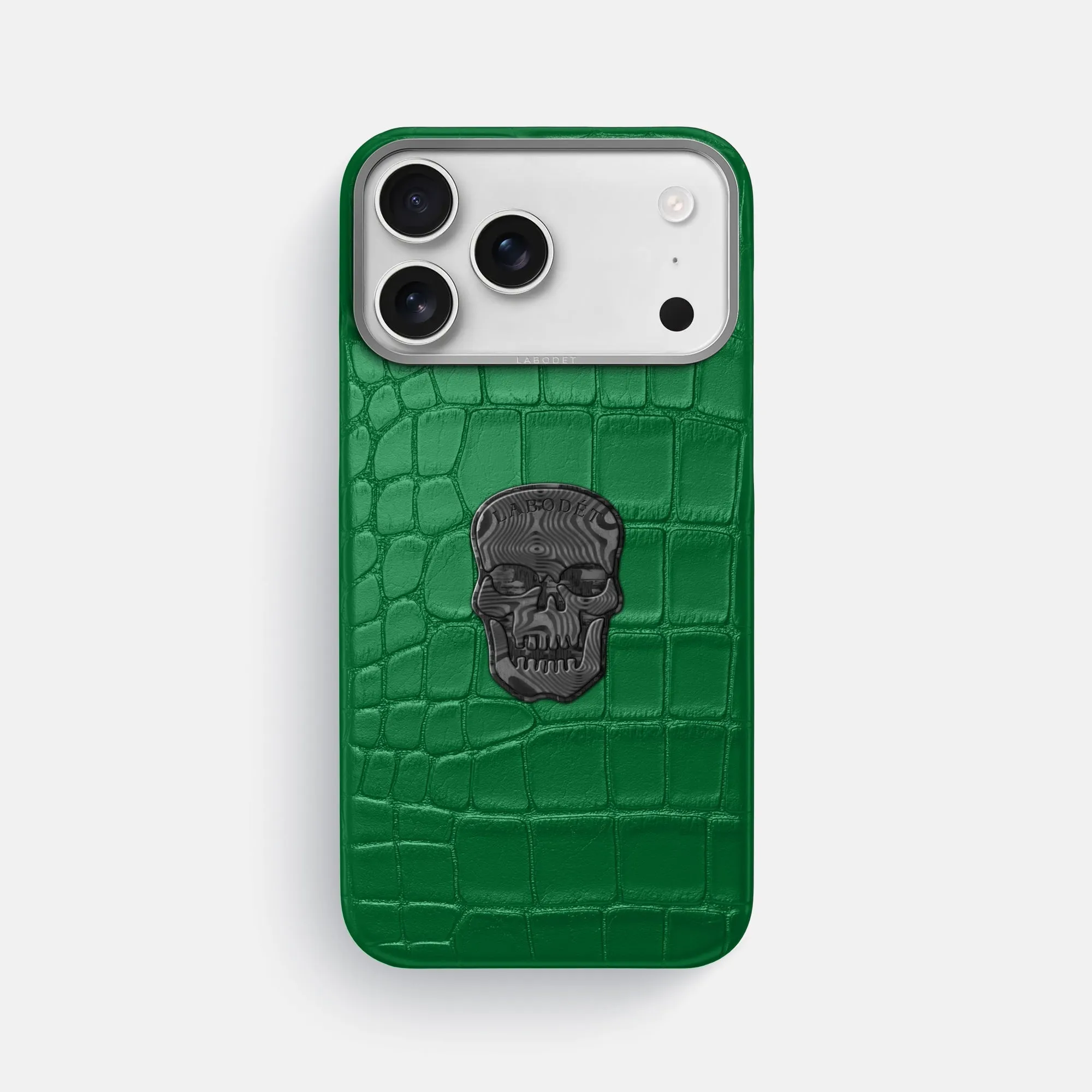 Classic Case With Carbon Skull For iPhone 17 Pro Max In Alligator Minimal Detail Texture