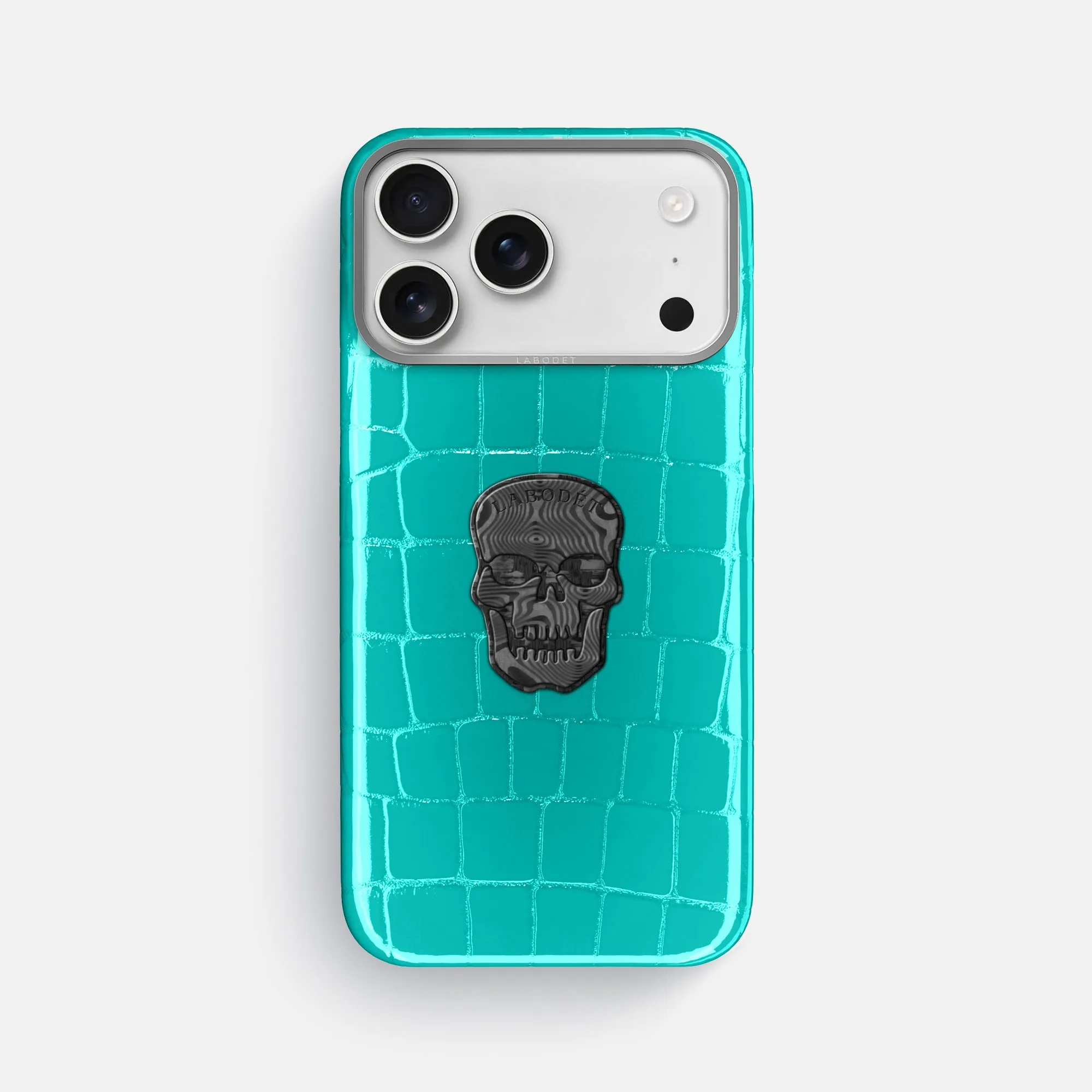 Durable Texture Build Premium Build Layer Classic Case With Carbon Skull For iPhone 17 Pro Max In Shiny Alligator