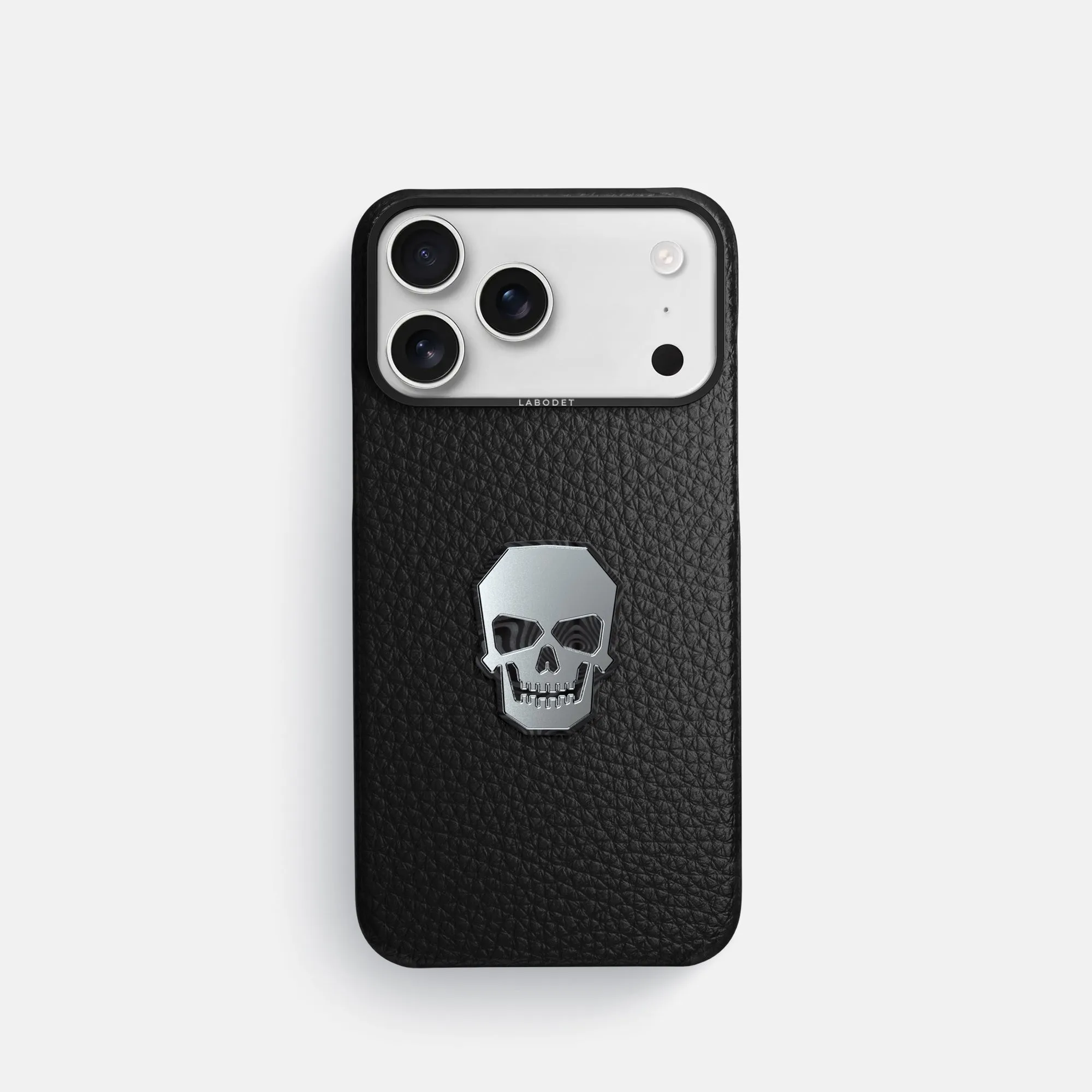 Soft Detail Layer Classic Case With Titanium Skull For iPhone 17 Pro In Calf