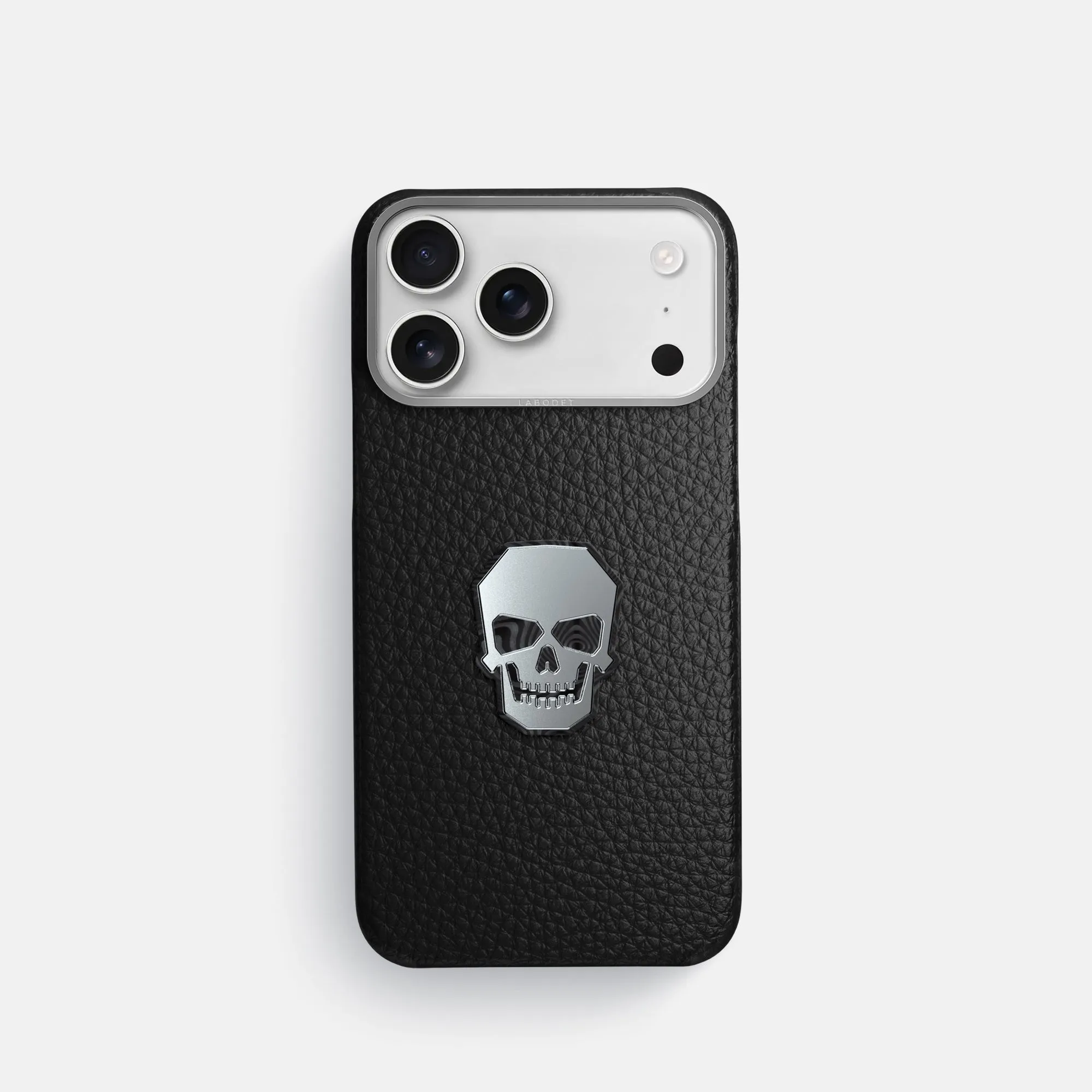 Classic Finish Minimal Surface Classic Case With Titanium Skull For iPhone 17 Pro In Calf