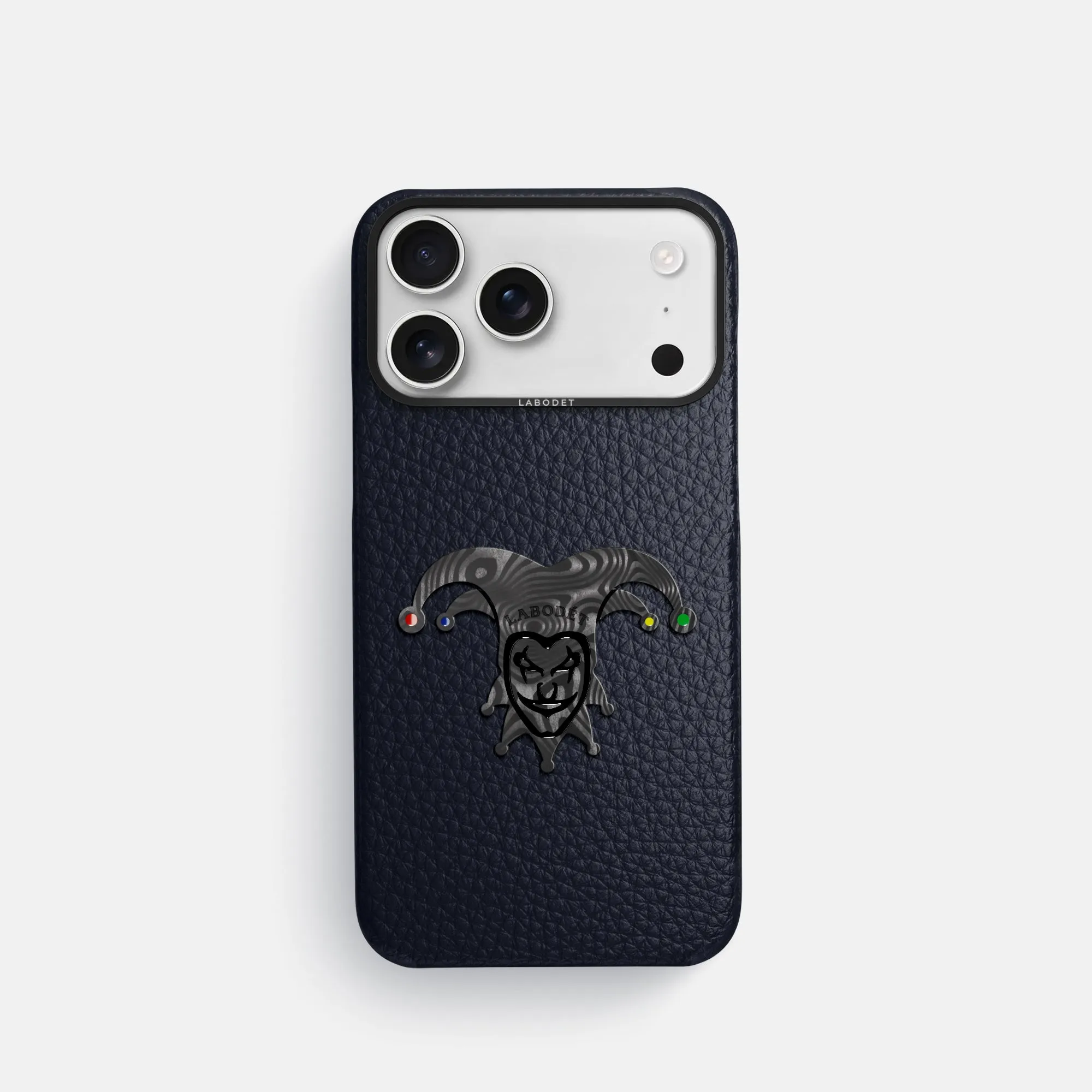 Soft Protection Light Design Classic Case With Carbon Joker For iPhone 17 Pro In Calf
