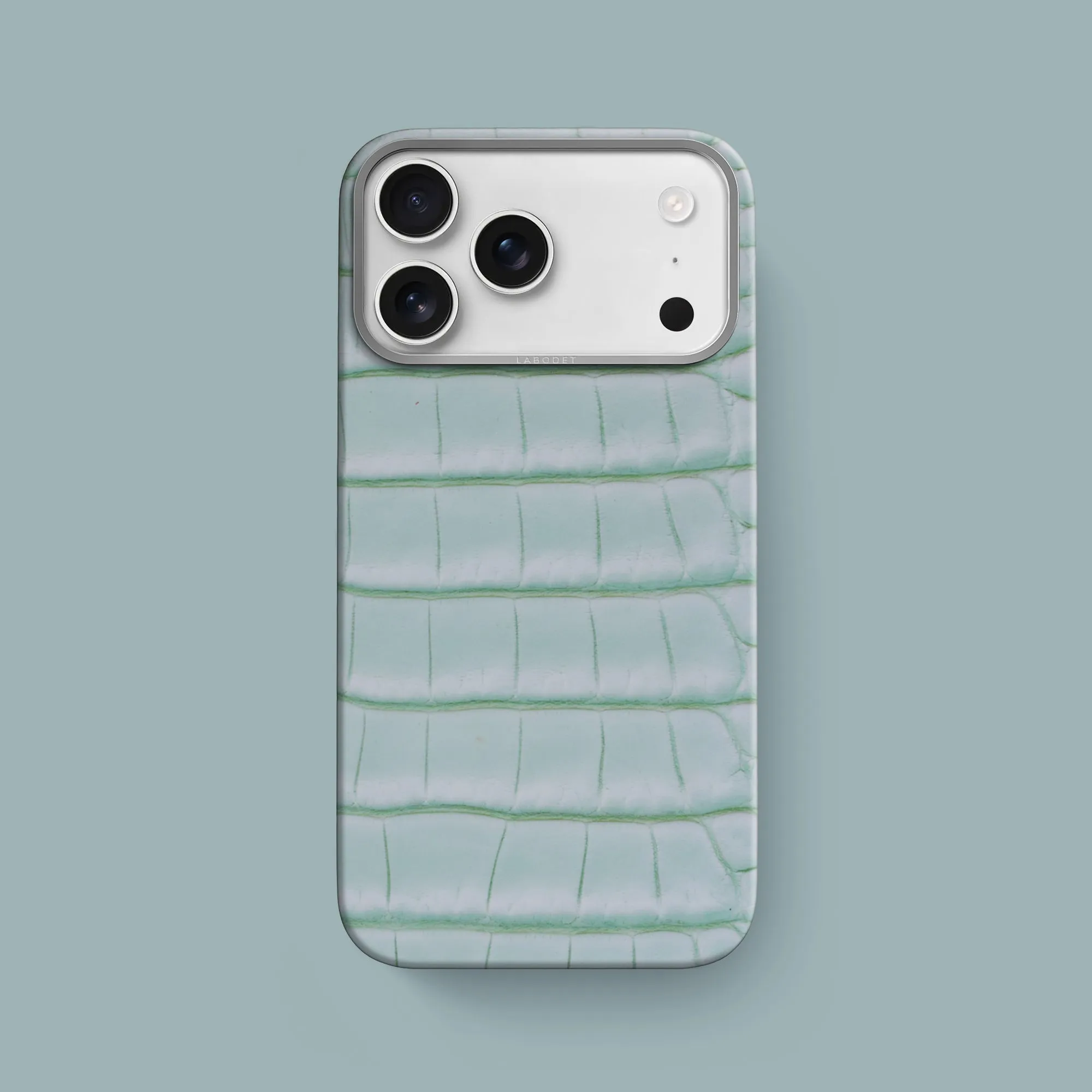 Fashion Accessory Hybrid Touch Classic Case Mint Gum For iPhone 17 Pro Max In Alligator