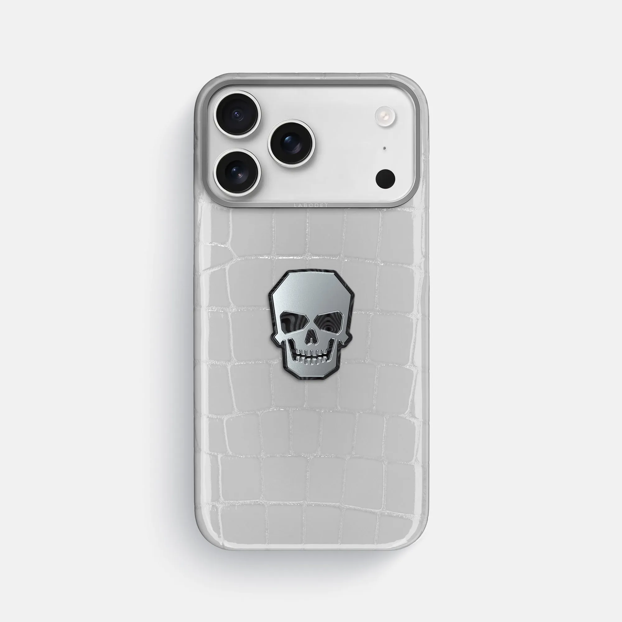Classic Case With Titanium Skull For iPhone 17 Pro Max In Shiny Alligator Vibrant pattern Minimal Aesthetic Touch