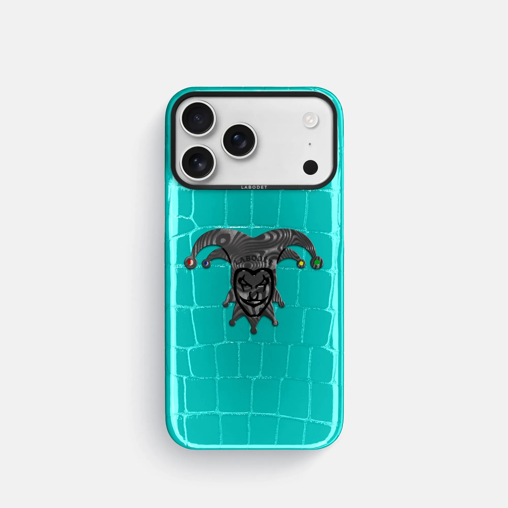 Classic Case With Carbon Joker For iPhone 17 Pro In Shiny Alligator Tactile Feel Chic Accessory