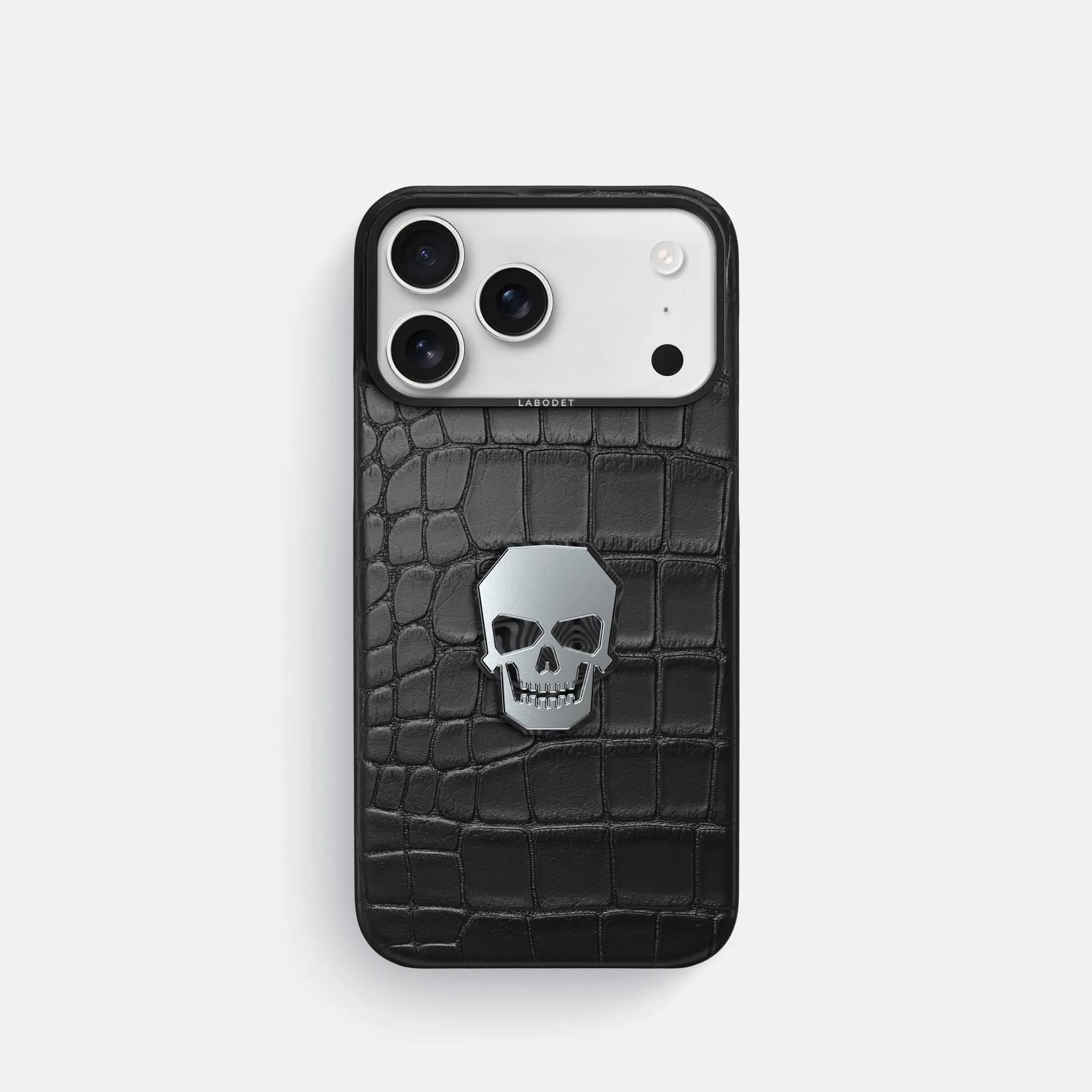 Classic Case With Titanium Skull For iPhone 17 Pro In Alligator Flexible Edge Texture Versatile Accessory