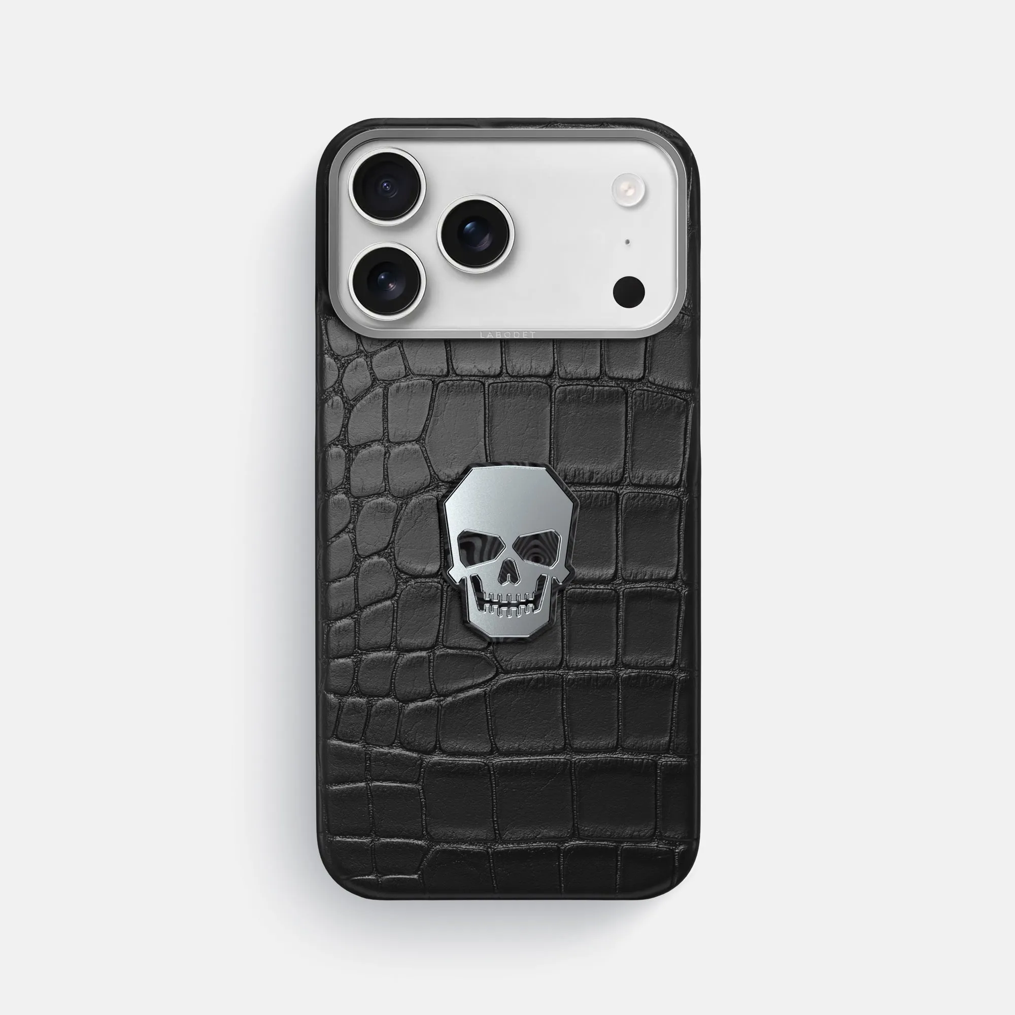 Classic Case With Titanium Skull For iPhone 17 Pro Max In Alligator Smooth Shield