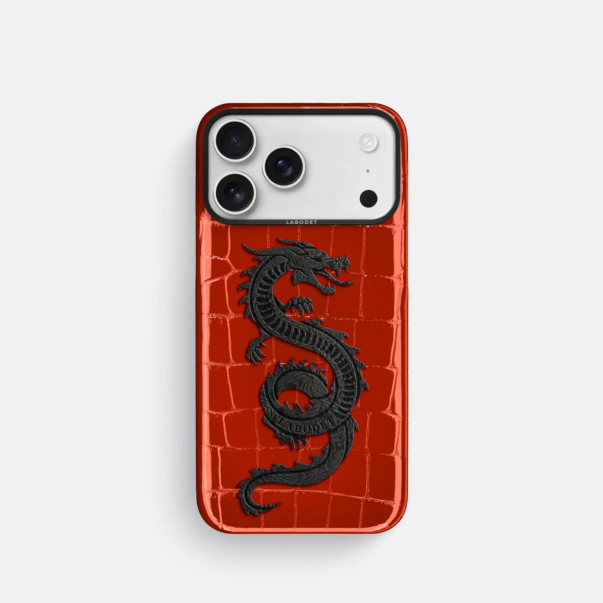 Classic Case With Carbon Dragon For iPhone 17 Pro In Shiny Alligator Hybrid Shield Versatile Accessory