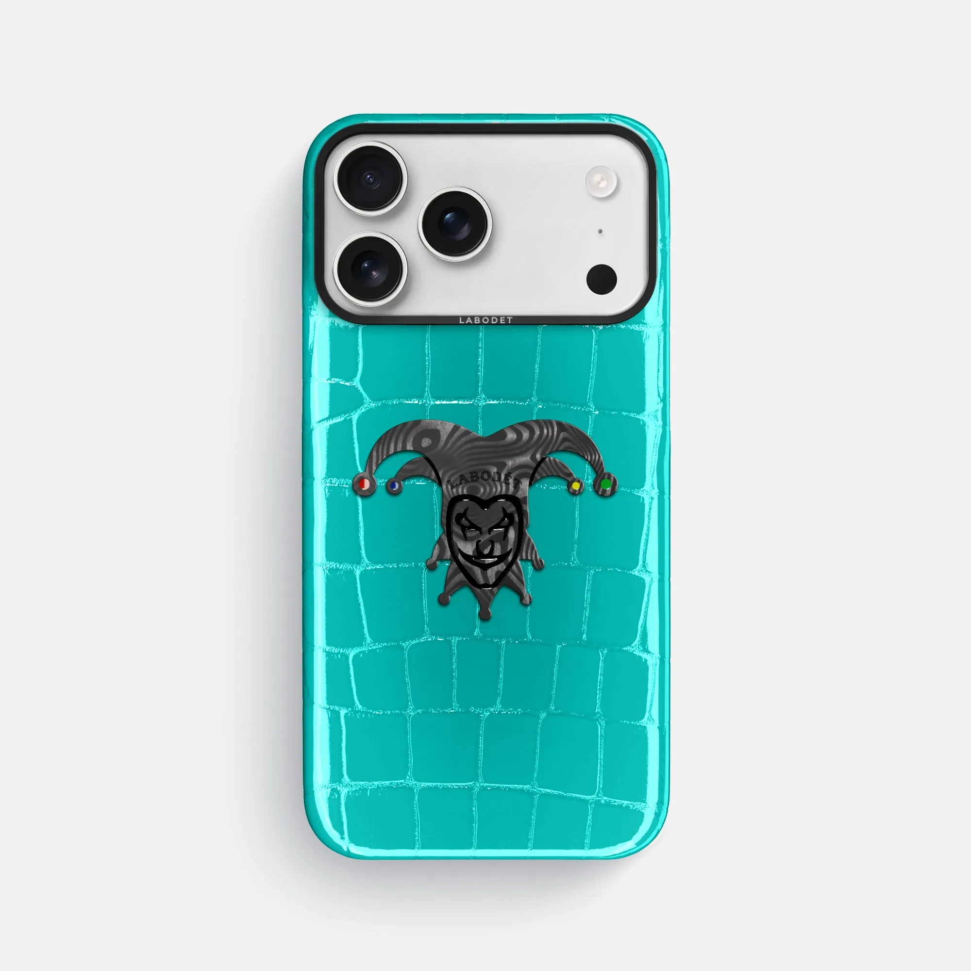 Classic Case With Carbon Joker For iPhone 17 Pro Max In Shiny Alligator Stylish Layer