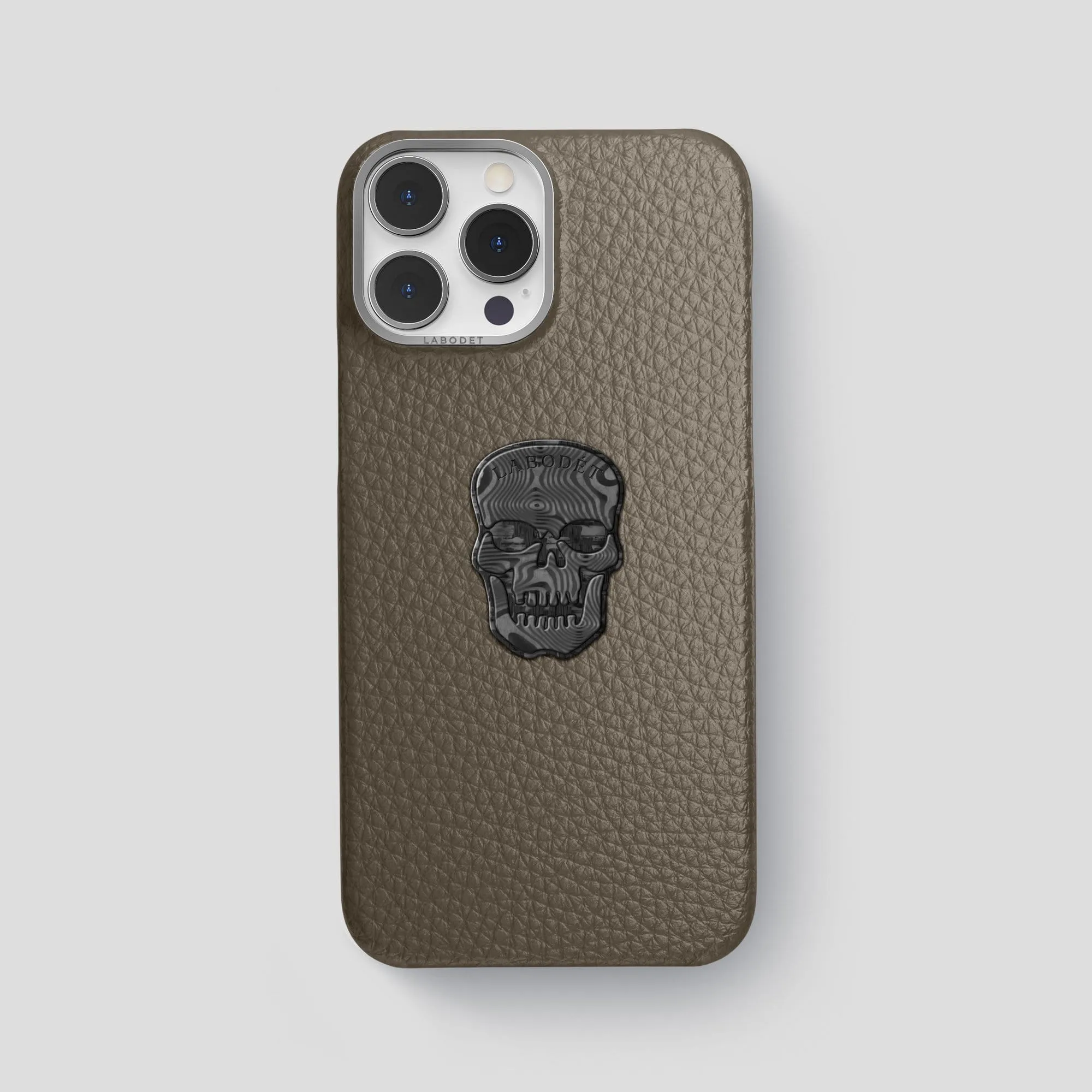 Classic Case With Carbon Skull For iPhone 14 Pro Max In Calf Refined Look Vivid Design Texture