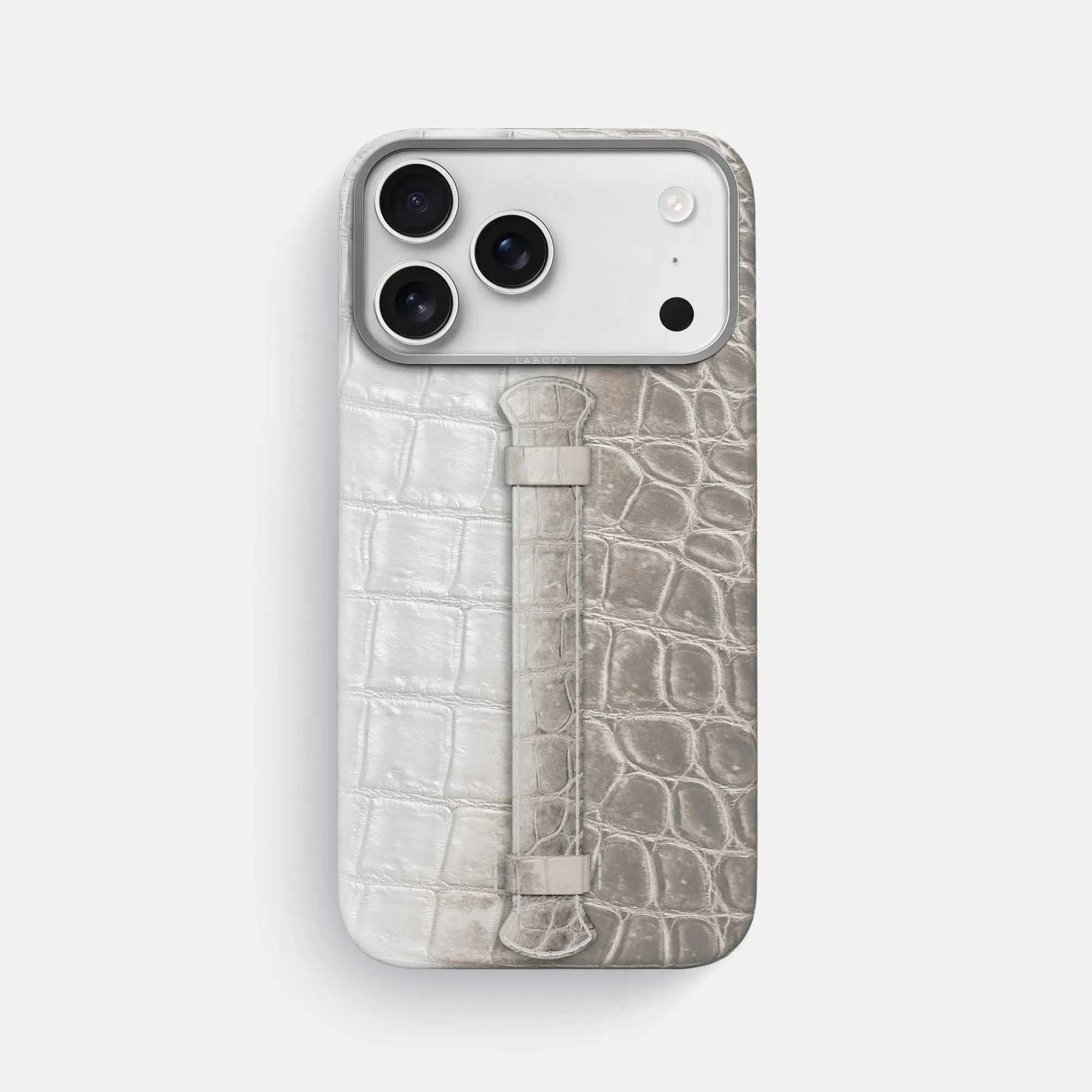 Classic Touch Everyday Comfort Center Handle For iPhone 17 Pro Max In Himalayan Crocodile
